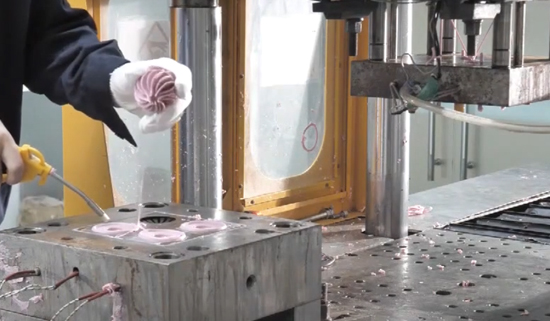 What Problems Should Be Paid Attention To When Choosing Injection Molding Tooling?